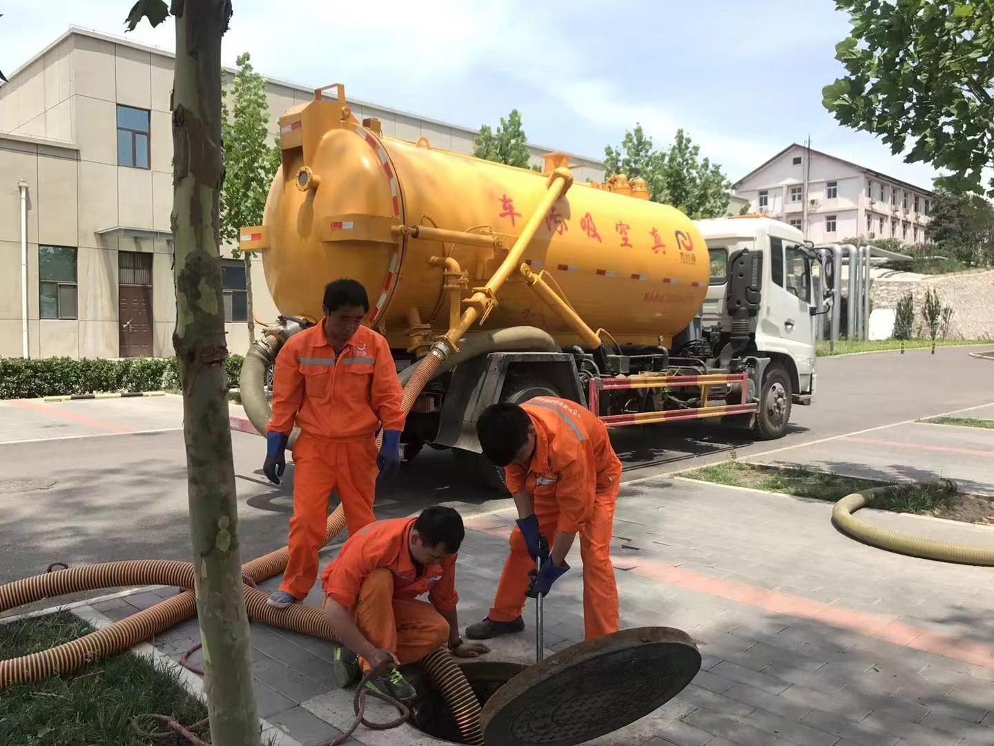 大东化粪池清理与5-8吨吸粪车施工效率分析